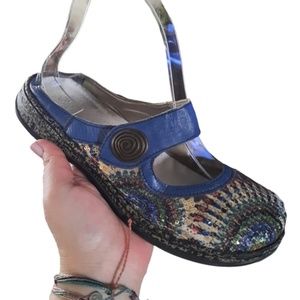 Brand New! Reiker Brand Peacock-Style Slip-ons NWOT